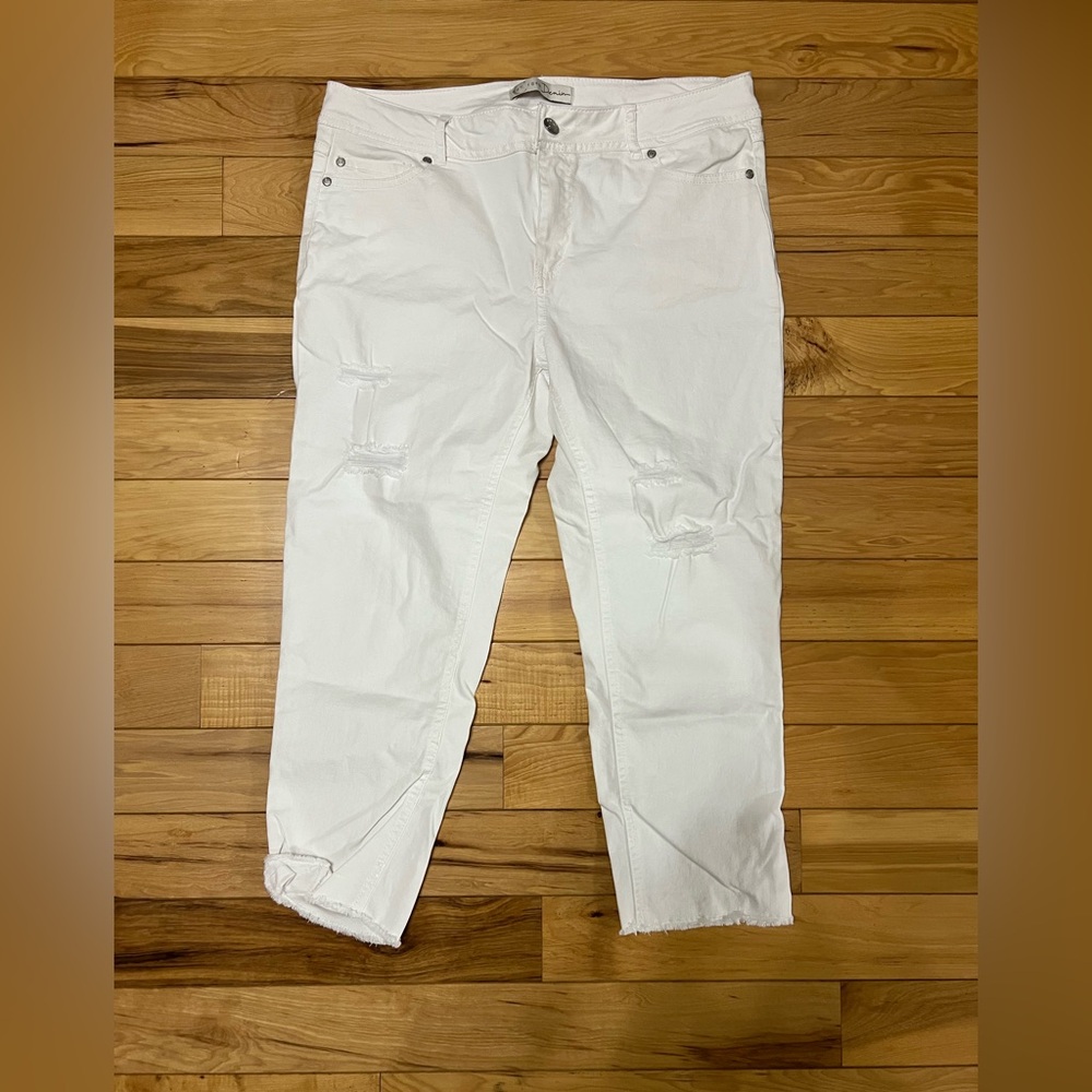 Women’s White Distressed Jeans